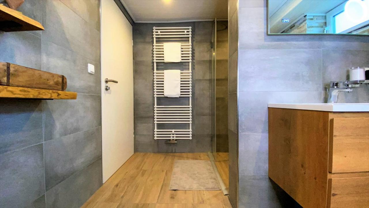 70 m2 Souterrain in Stadtnähe mit 2 Bädern und EV Lademöglichkeit Niestetal Exterior foto
