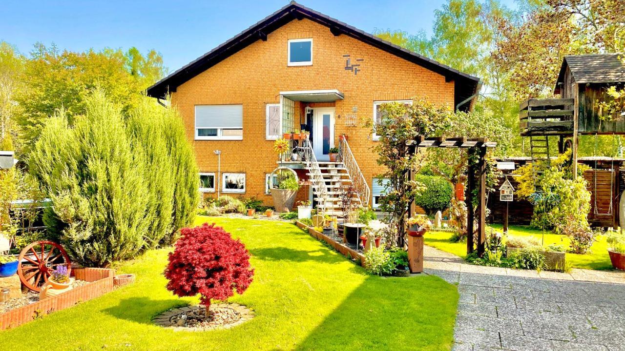 70 m2 Souterrain in Stadtnähe mit 2 Bädern und EV Lademöglichkeit Niestetal Exterior foto