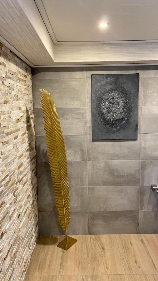 70 m2 Souterrain in Stadtnähe mit 2 Bädern und EV Lademöglichkeit Niestetal Exterior foto